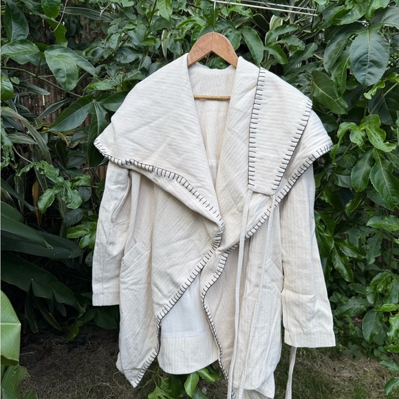 AYA SACRED WEAR belted hooded jacket - Picture 7 of 9